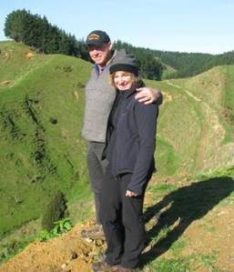 Bill and Leanne visiting a typical New Zealand hill country property (Alistair Cox, Perendale breeder)